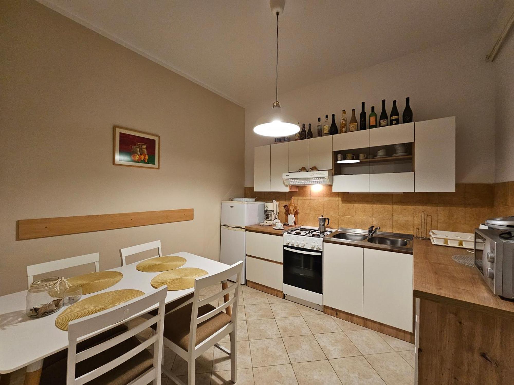 Apartments & Rooms Mikleus