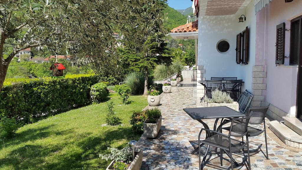 Apartment Apartments & Rooms Mikleus